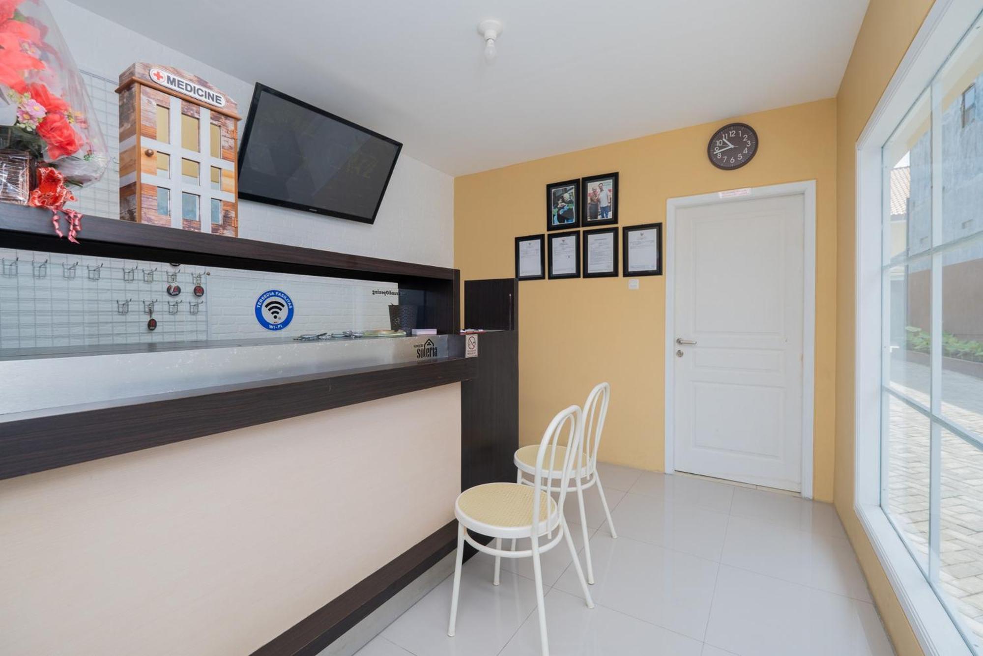 Reddoorz Syariah Near Rsud Dr Iskak Tulungagung Hotel Kedungwaru Ngoại thất bức ảnh