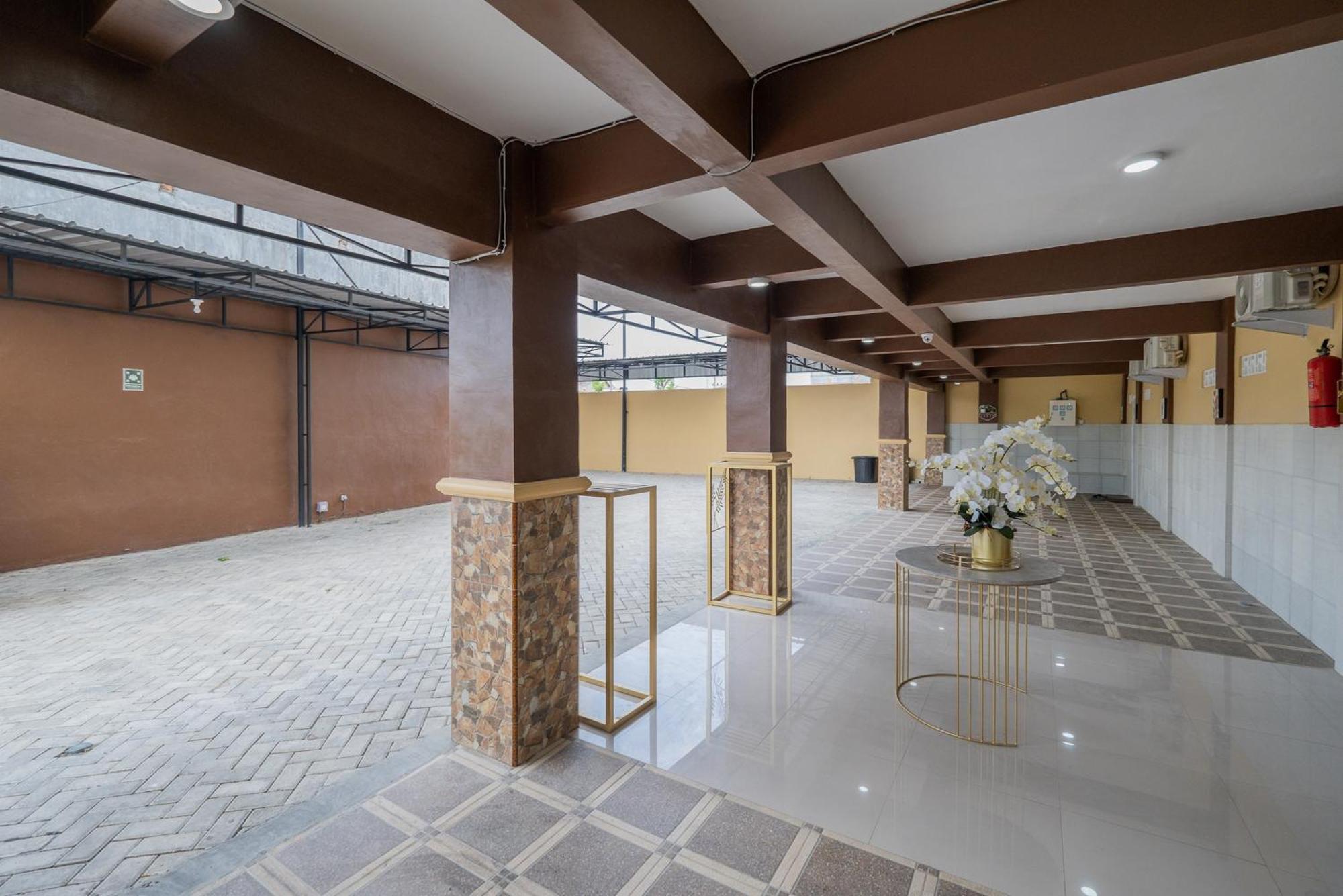Reddoorz Syariah Near Rsud Dr Iskak Tulungagung Hotel Kedungwaru Ngoại thất bức ảnh